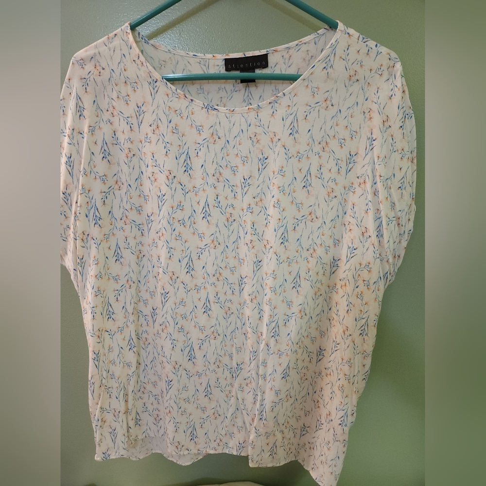 Attention 2xl floral blouse